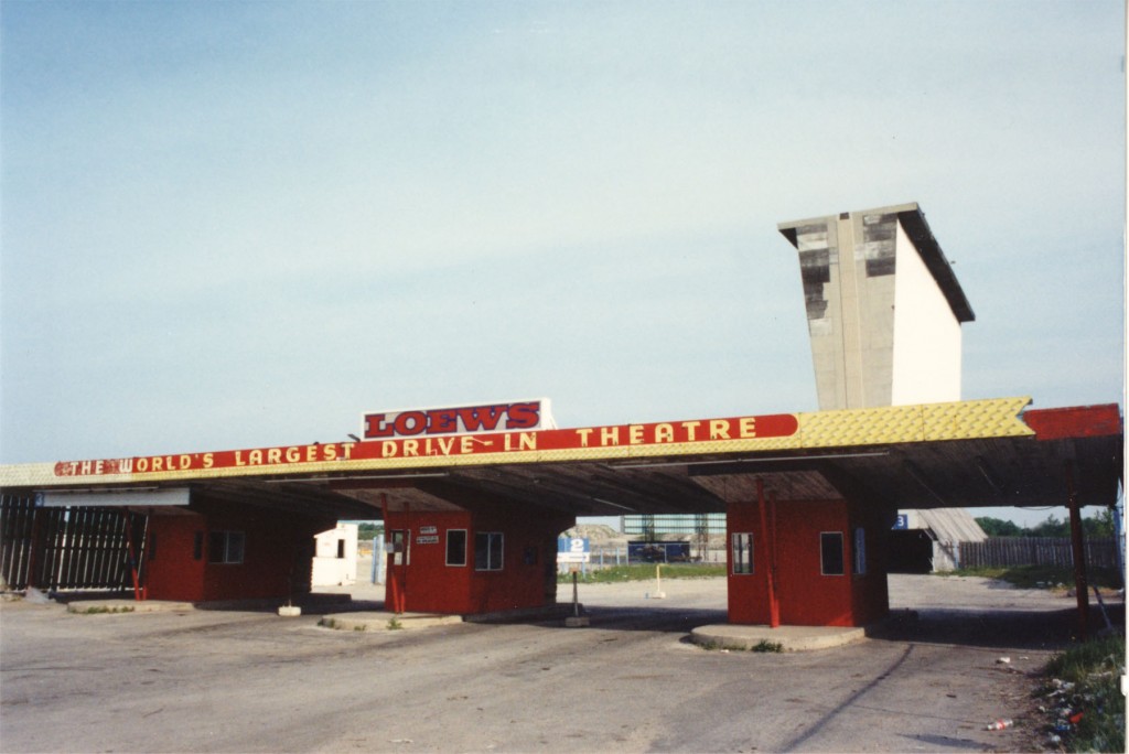 The World's Largest Drive-In Loew's M & R Loew's Double Drive-In. Opened in 1950 and closed in the mid- 90s. It was at 2800 W. Columbus near Marquette Park in Chicago. The drive-in had three screens and could accommodate 1,800 cars. (Photo by Jim Indreika, Courtesy of Theater Historical Society of America)