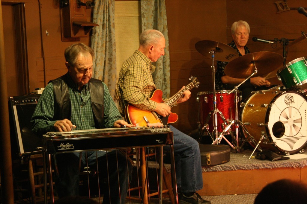 Bobby Lloyd Hicks and the auction house band, 2014 (photo by Rene' Greblo)